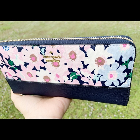Kate spade Lacey floral zip around wallet - Picture 3 of 7